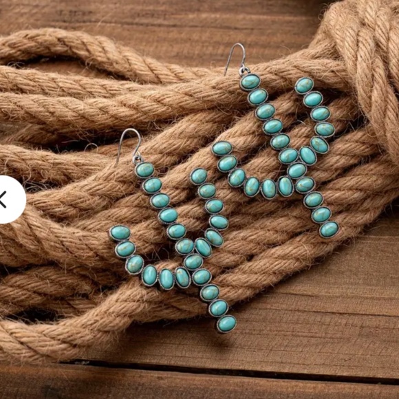 NEW Pair of BIG Vintage Style Boho Turquoise Cactus Dangle Earrings - Picture 3 of 5